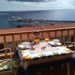 https://ocean-view-over-los-cristianos-playa-las-vistas-wifi.tenerifehoteles.net